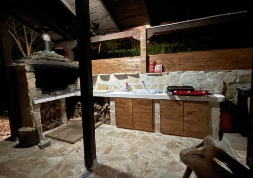 4 TREES Holiday House