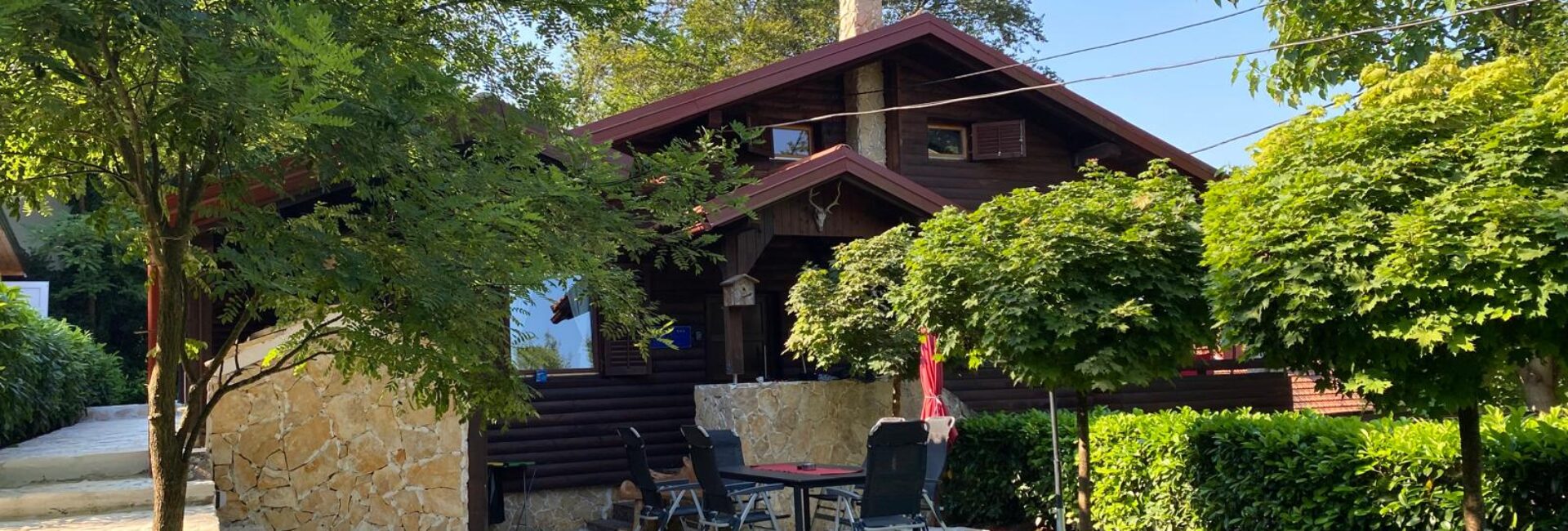 4 TREES Holiday House