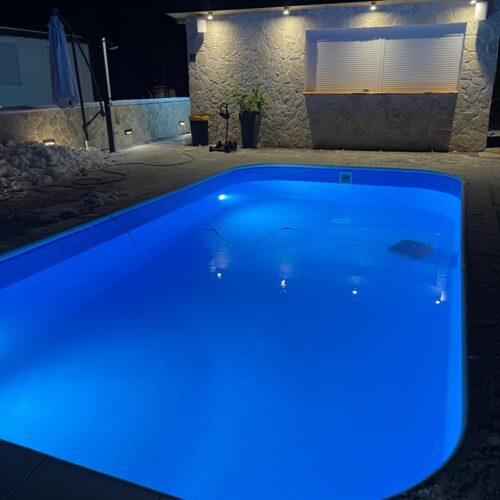 4 TREES Holiday House