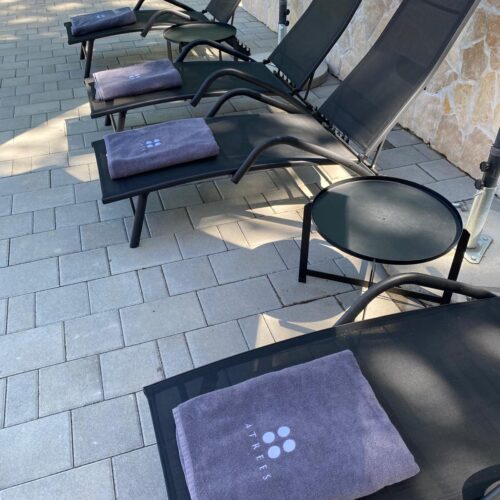 4 TREES Holiday House